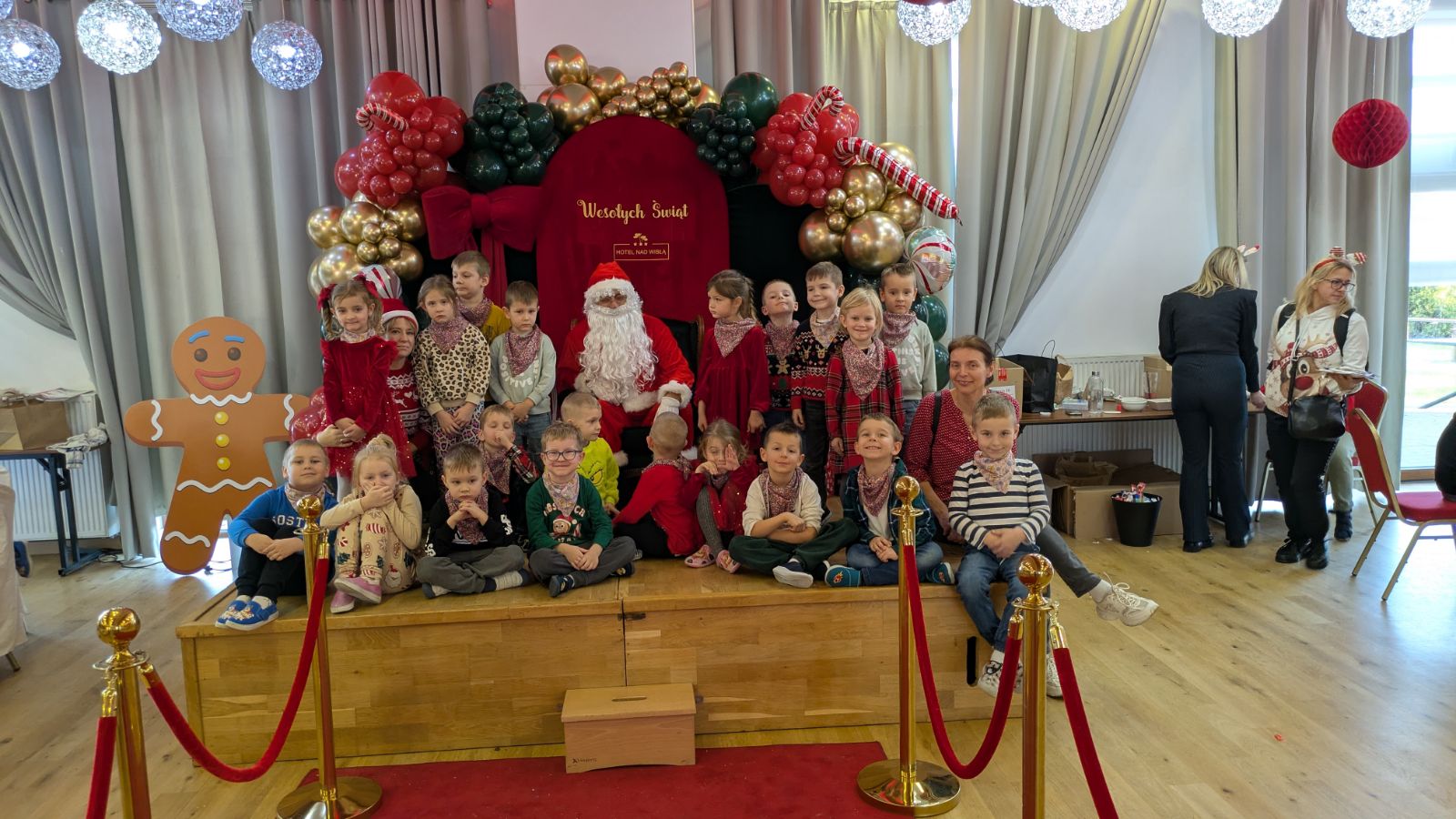 Read more about the article Mikołajkowe warsztaty w Gościńcu nad Wisłą – Niezapominajki i Róże – 11.12.2025