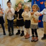 Występ Stokrotek i Róż z okazji Dnia Babci i Dziadka - piosenka